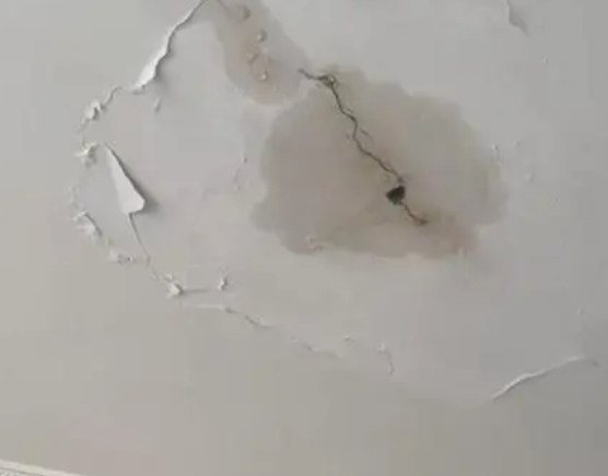 麦积阳台漏水维修公司分享下屋面防水工程质量问题原因分析